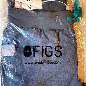 Figs Kauro Graphite Cargo Scrub Pants